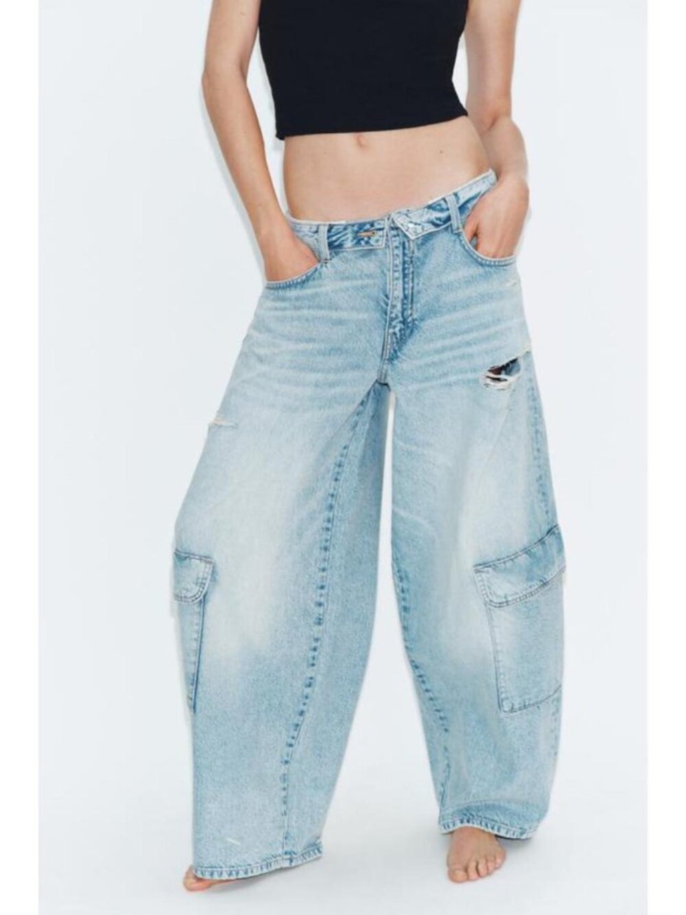 ZARA TRF OVERSIZED MID-RISE RIPPED CARGO JEANS - Picture 4 of 8